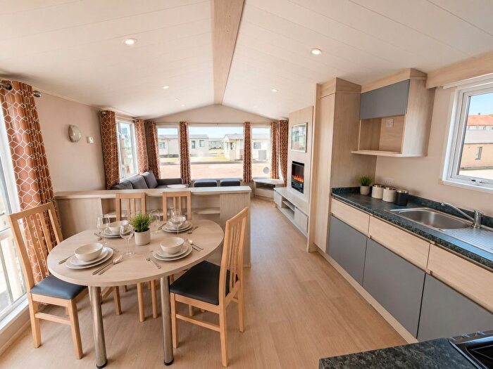 2 Bedroom Mobile/park Home For Sale In Leysdown Road, Leysdown-On-Sea, Sheerness, ME12