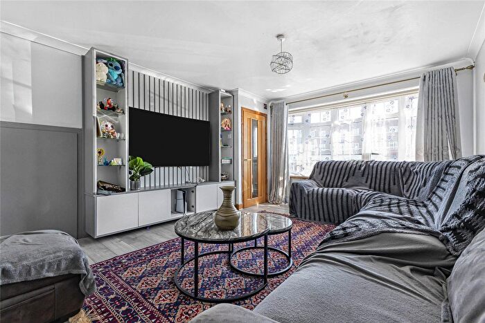 3 Bedroom Terraced House For Sale In Wells Road, Rochester, Kent, ME2