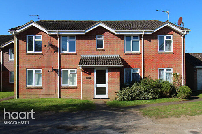 2 Bedroom Apartment For Sale In Mimosa Close, Bordon, GU35
