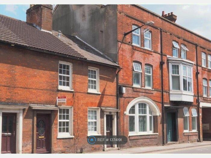 2 Bedroom Terraced House To Rent In Castle Street, Salisbury, SP1