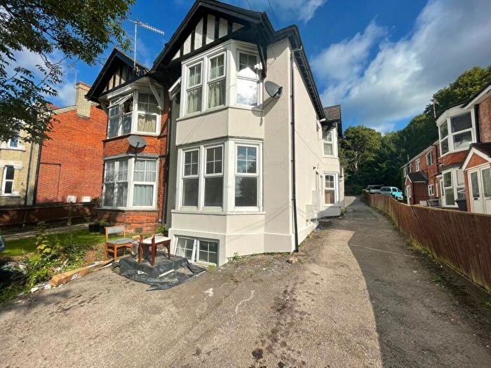 1 Bedroom Apartment To Rent In West Wycombe Road, HP12