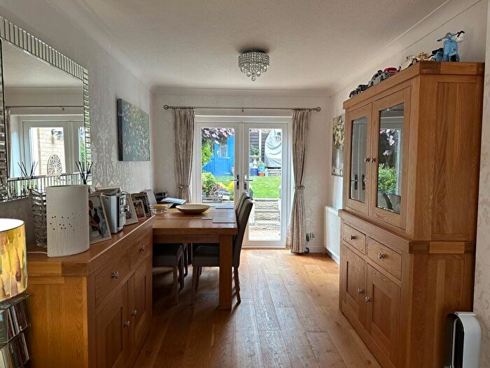 3 Bedroom End Of Terrace House For Sale In Fleming Close, Cheshunt, Waltham Cross, EN7
