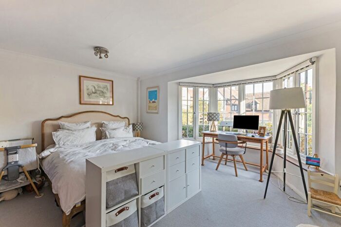 4 Bedroom Detached House For Sale In Marlow Road, Bisham, SL7