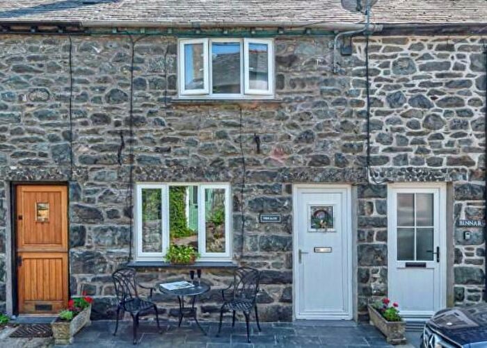 2 Bedroom House For Sale In Henllys, Pentre'r Efail, Harlech, LL46