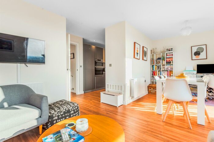 2 Bedroom Flat To Rent In Finchley Road, Finchley Road, NW11