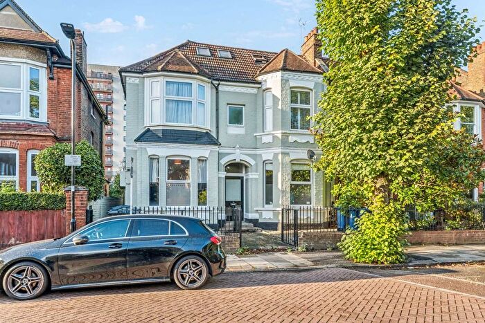 2 Bedroom Flat To Rent In Hastings Road, London, W13