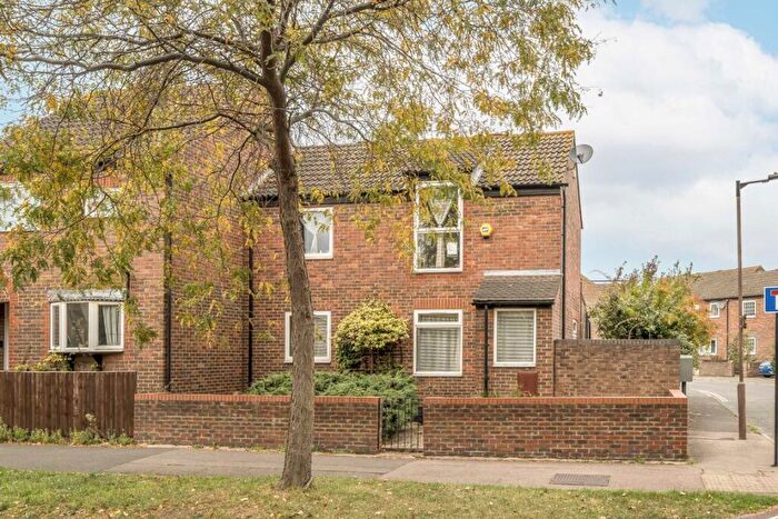 3 Bedroom End Of Terrace House To Rent In Redriff Road, Rotherhithe, SE16