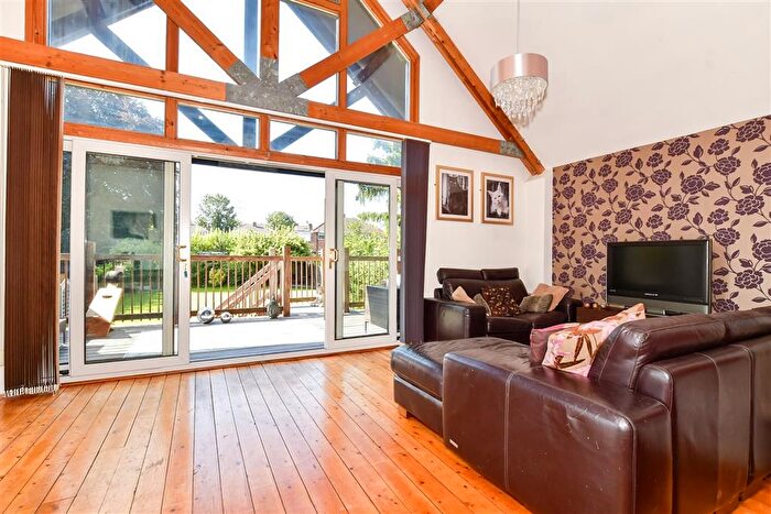 3 Bedroom Detached House For Sale In Mill Street, East Malling, West Malling, Kent, ME19