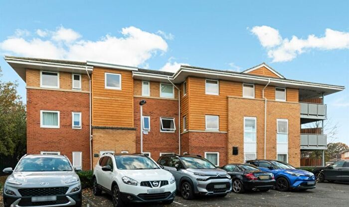 1 Bedroom Flat For Sale In Manning Gardens, Croydon, CR0