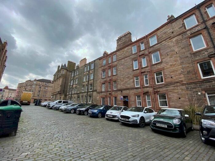 1 Bedroom Flat To Rent In Smithfield Street, Gorgie, Edinburgh, EH11