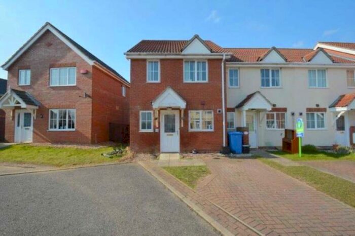 2 Bedroom Semi-Detached House To Rent In Pollywiggle Close, Norwich, NR5
