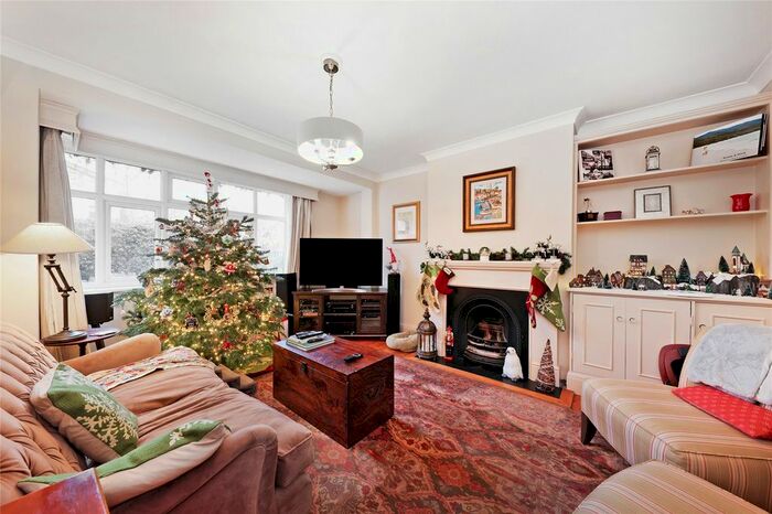 3 Bedroom Semi-Detached House To Rent In Sudbrooke Road, London, SW12