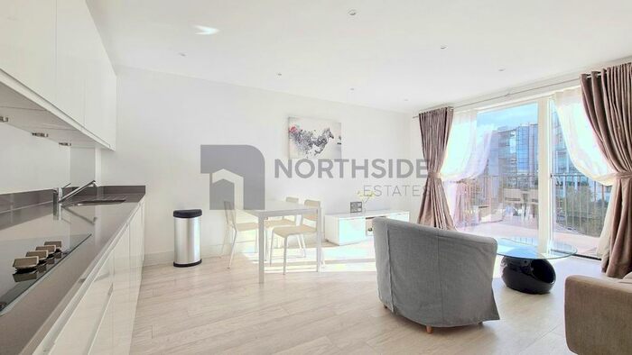 2 Bedroom Flat To Rent In Lakeside Drive, Park Royal, London, NW10