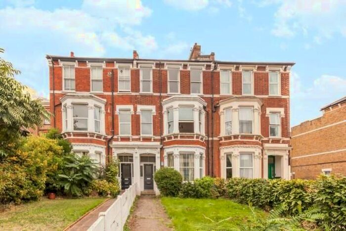 2 Bedroom Flat To Rent In Clapham Road, Clapham, SW9