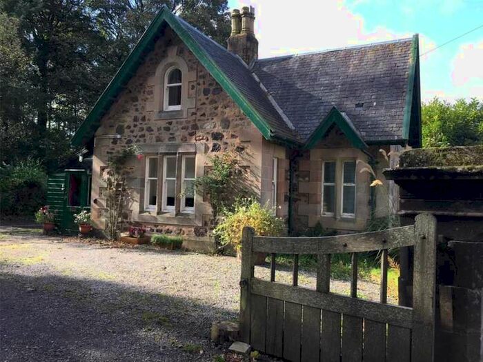 3 Bedroom Detached House To Rent In Lochwinnoch Road, Kilmacolm, PA13