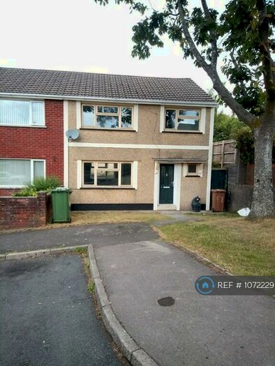 3 Bedroom Semi-Detached House To Rent In Ty Llwyd Walk, Aberbargoed, Bargoed, CF81