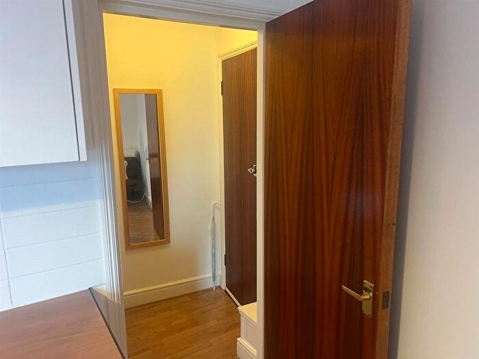 1 Bedroom Flat To Rent In Old Compton Street, London, W1D