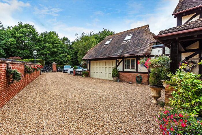 5 Bedroom Detached House To Rent In West End, Surrey, GU24