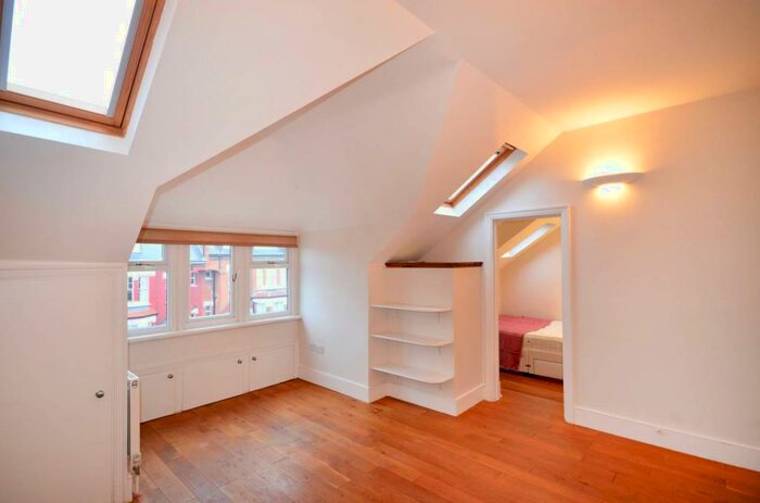 1 Bedroom Flat To Rent In Church Crescent, Muswell Hill, London, N10