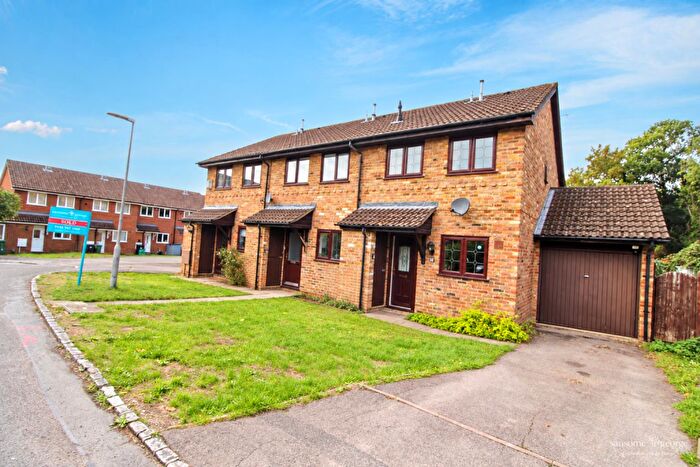 2 Bedroom House For Sale In Kemerton Close, Calcot, Reading, RG31
