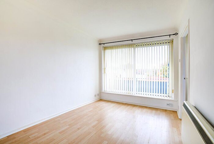 1 Bedroom Flat To Rent In Broomley Court, Fawdon, NE3