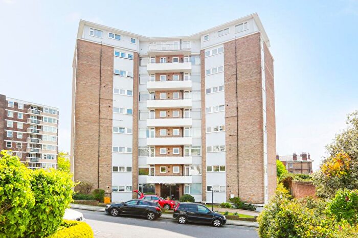 1 Bedroom Flat For Sale In Furze Hill, Hove, BN3