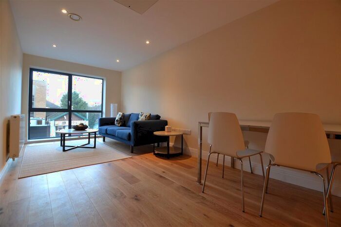 2 Bedroom Flat To Rent In Garden Court, West Drayton, UB7
