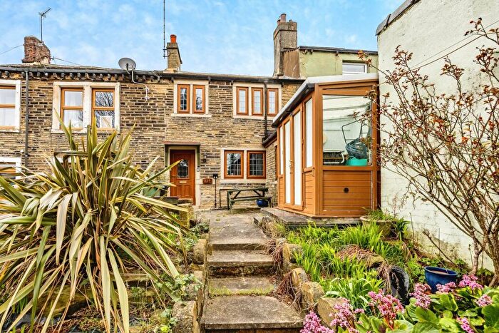 2 Bedroom Terraced House For Sale In Yews Hill Road, Huddersfield, HD1