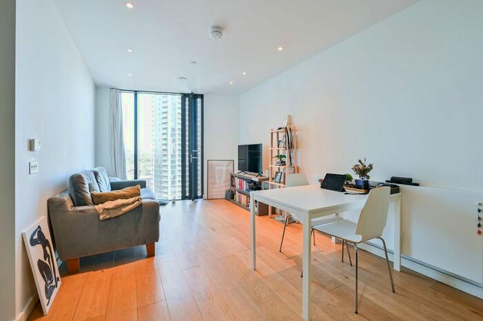 1 Bedroom Flat To Rent In Walworth Road, Elephant And Castle, London, SE1