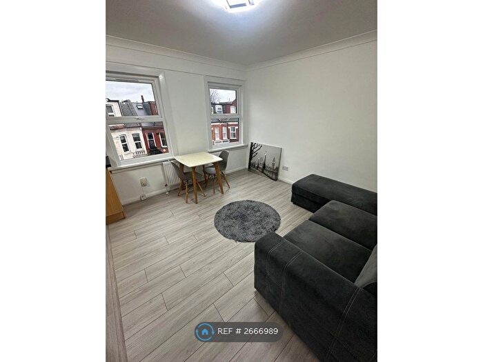 1 Bedroom Flat To Rent In Hampden Road, London, N8