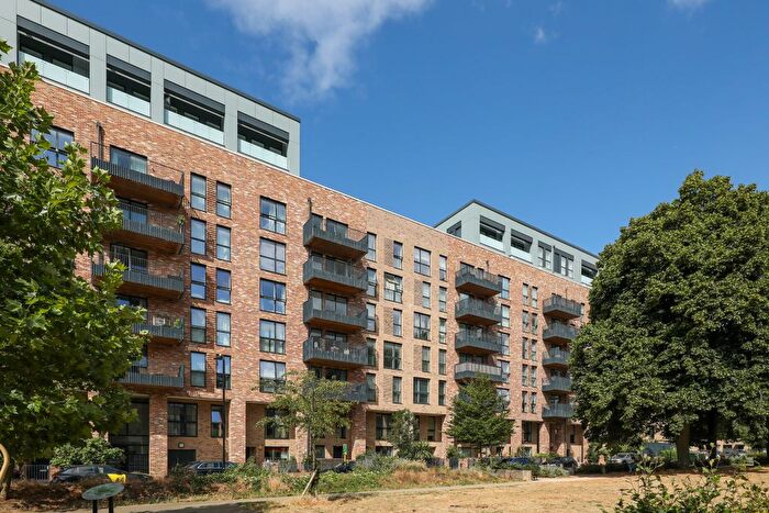 2 Bedroom Flat To Rent In Whelan Road, London, W3