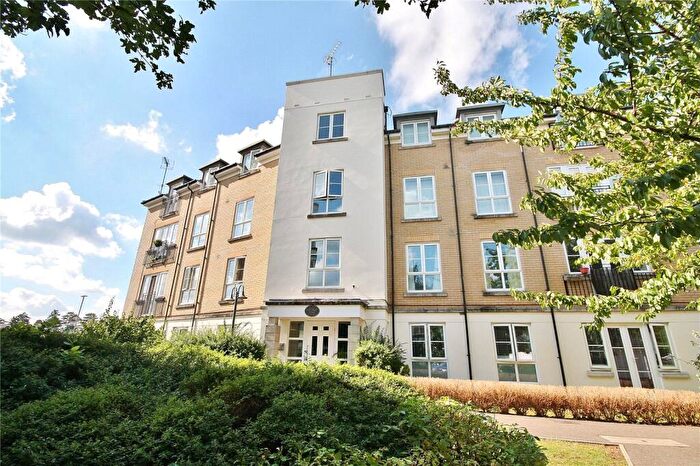2 Bedroom Apartment For Sale In Tudor Way, Knaphill, Woking, Surrey, GU21