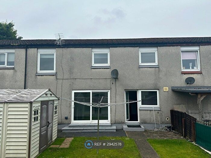 3 Bedroom Terraced House To Rent In Edmiston Drive, Linwood, PA3