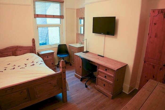 1 Bedroom House Of Multiple Occupation To Rent In Mount Pleasant Road, Exeter, Devon, EX4