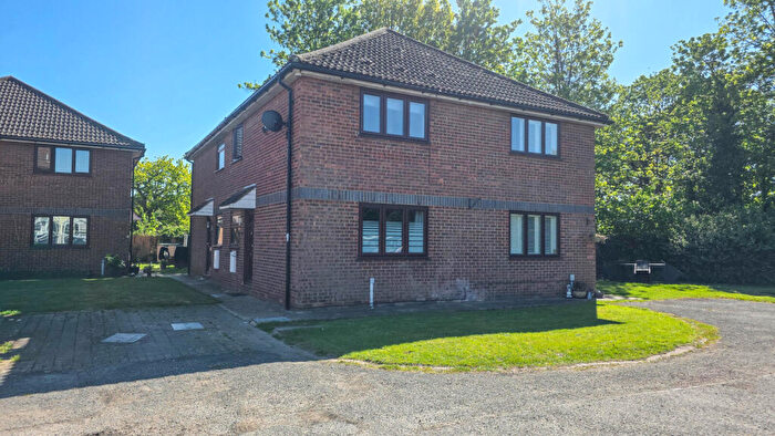 1 Bedroom End Of Terrace House For Sale In Kingsley Court, Brentwood Road, RM2