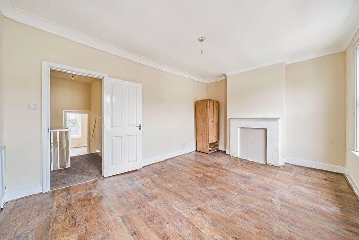 3 Bedroom Property To Rent In Graveney Road, Tooting, London, SW17