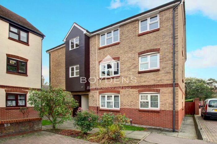 2 Bedroom Flat To Rent In California Close, Highwoods, Colchester, Essex, CO4