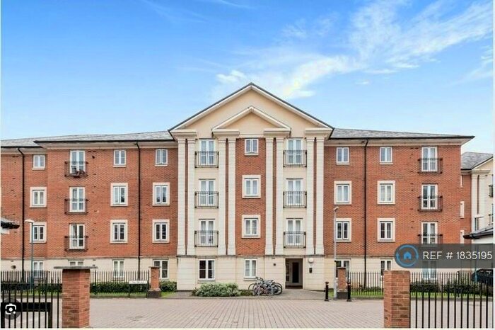 2 Bedroom Flat To Rent In Brunel Crescent, Swindon, SN2