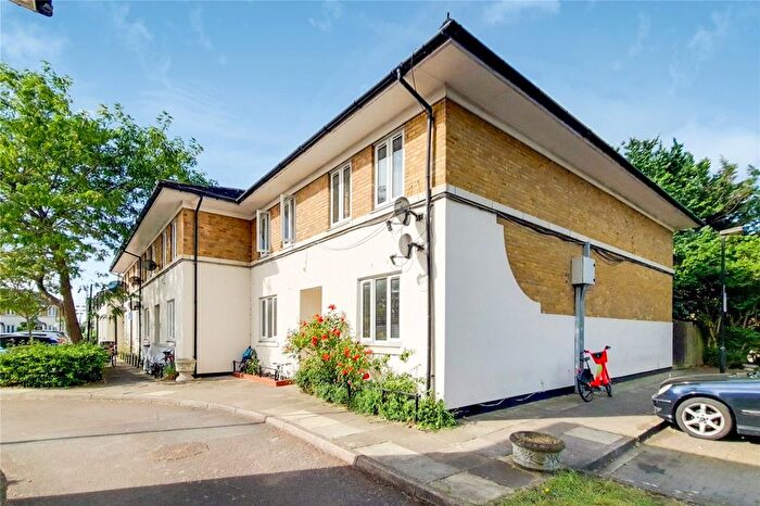 1 Bedroom Flat To Rent In Coleridge Square, London, W13