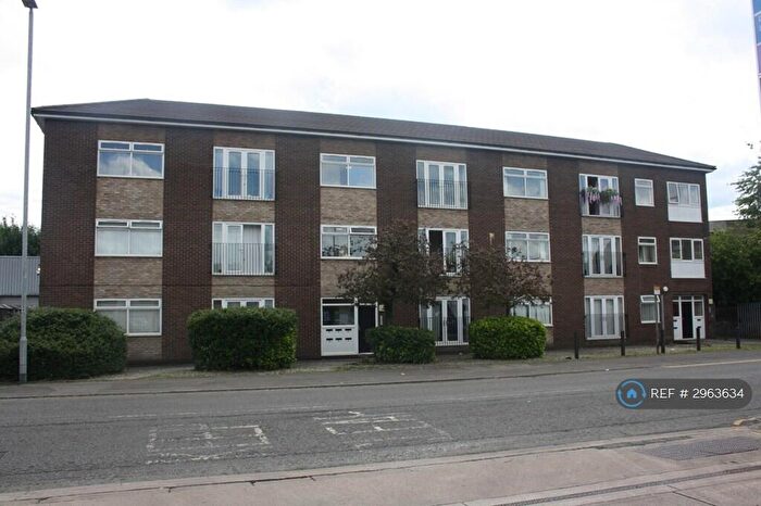 2 Bedroom Flat To Rent In St Michaels House, Manchester, M24