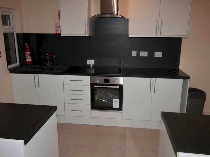 3 Bedroom Flat To Rent In Richmond Road, Uplands, Swansea, SA2