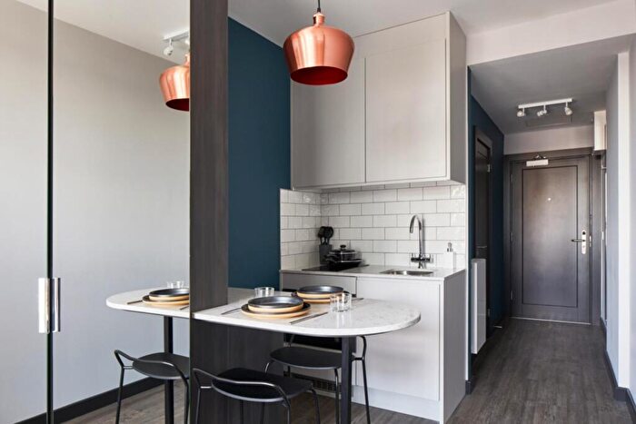 Apartment To Rent In The Ark, Crossharbour Plaza, London, E14