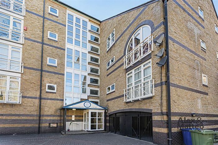 2 Bedroom Flat For Sale In Grantham Court, Canada Water, SE16