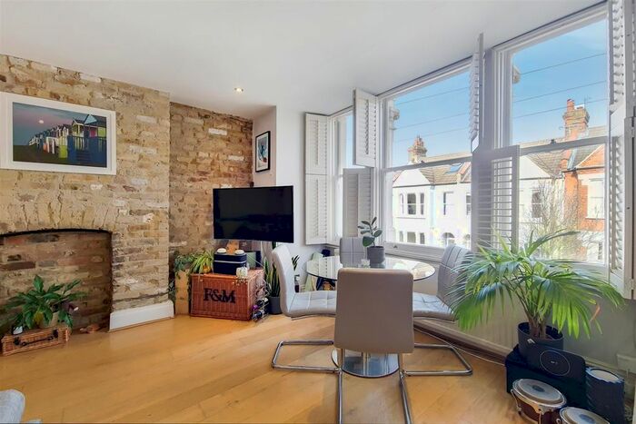 2 Bedroom Flat To Rent In Norfolk House Road, London, SW16