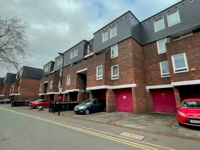 1 Bedroom Flat To Rent In Reedham Close Tottenham, N17