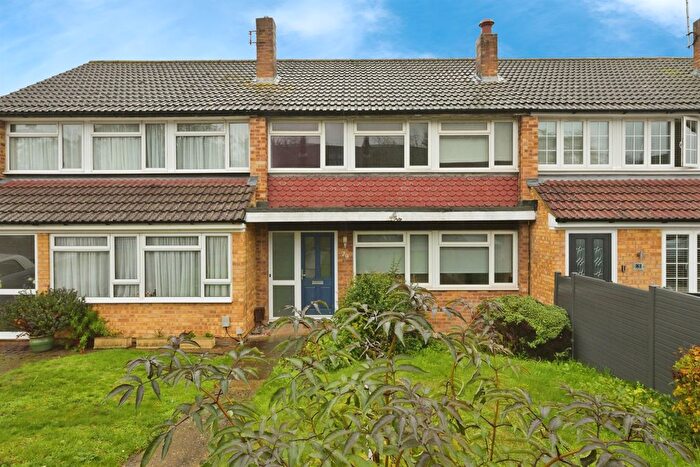 3 Bedroom Terraced House For Sale In High Wood Road, Hoddesdon, EN11