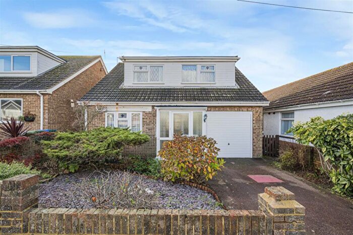 4 Bedroom Detached House For Sale In Arundel Road, Peacehaven, BN10
