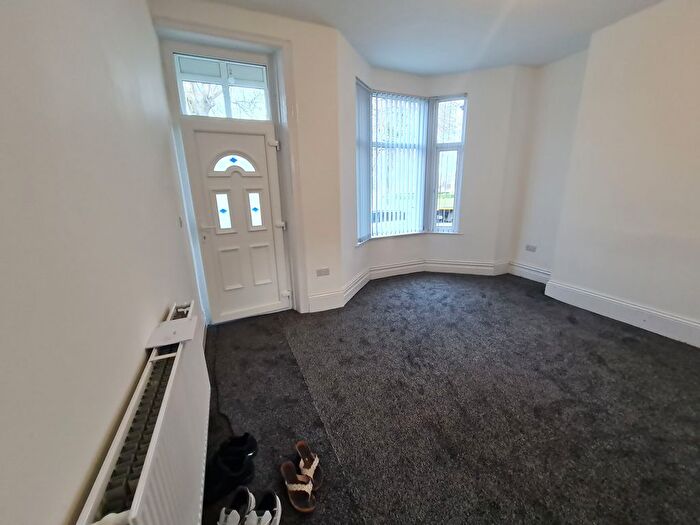 3 Bedroom Terraced House To Rent In Lingwood Road, Bradford, BD8