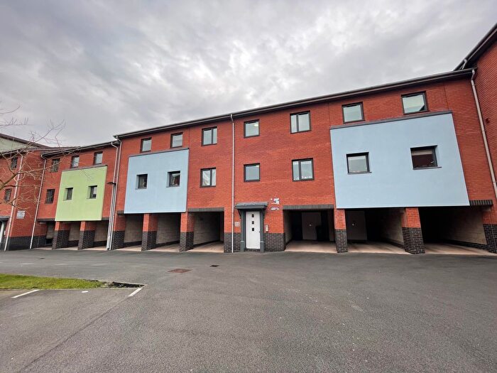 2 Bedroom Property To Rent In Blackberry Avenue, Lichfield, WS14