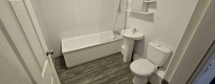 2 Bedroom Apartment To Rent In King Street, Wrexham, LL11